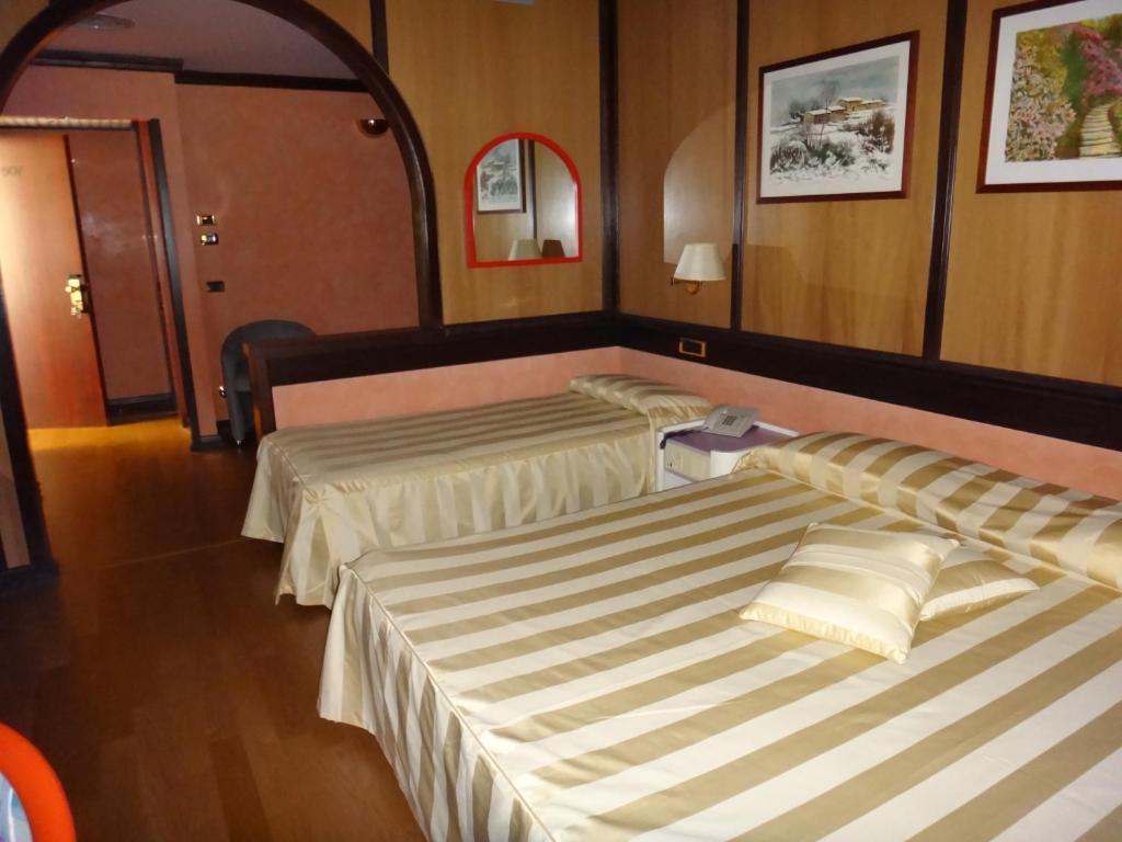 Benny Hotel Catanzaro Phòng bức ảnh